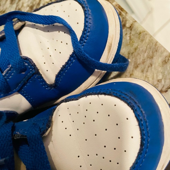Nike Kids Sneakers Blue and White - Picture 5 of 8
